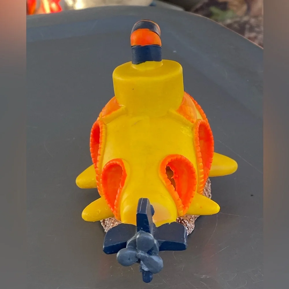 Aqua Culture Yellow Submarine Glow in the Dark Polyresin Aquarium Ornament